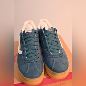 Ryka Woman Teal and Cream Sneakers